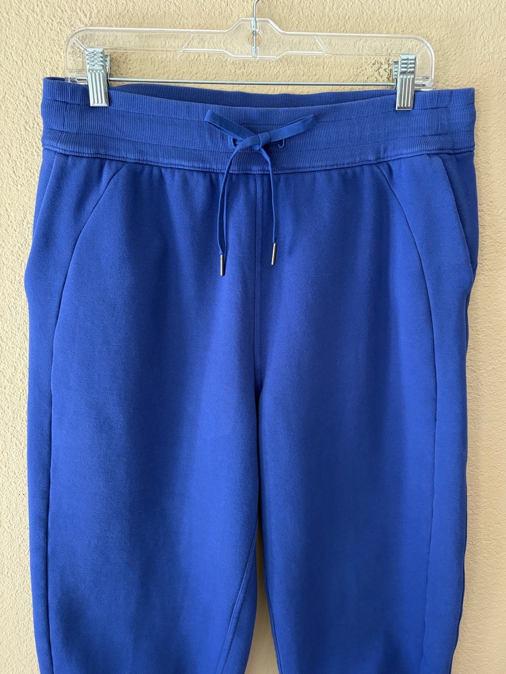 Lululemon Women’s Scuba High-Rise Relaxed Jogger 10 - Picture 4 of 10